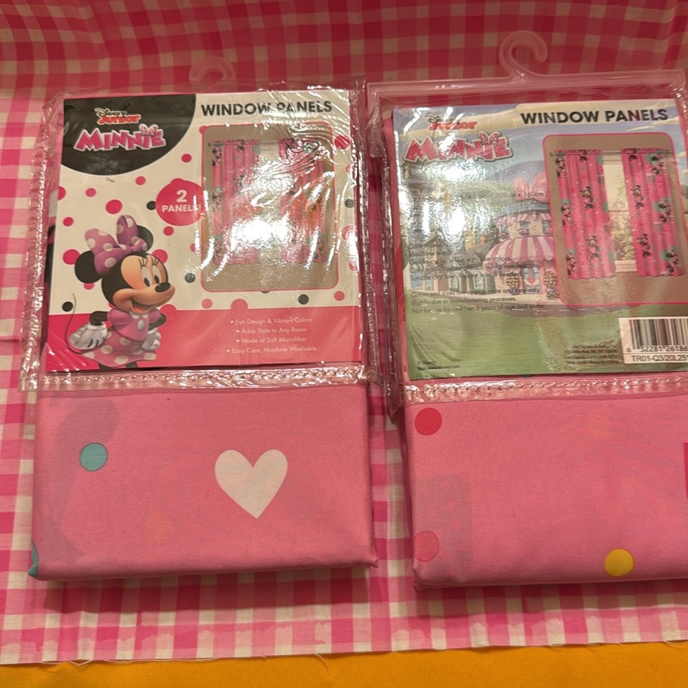 Disney Minnie Mouse Pink Window Panels Set - Picture 3 of 4